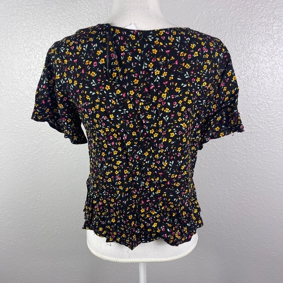 Beautiful Floral Top - Picture 6 of 8